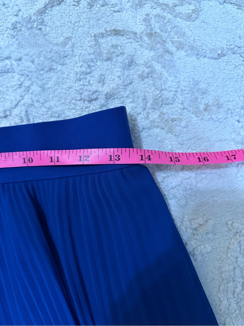 Aritzia Wilfred Blue Pleated Midi Skirt Size M Chiffon Flowy Accordion - Picture 5 of 7